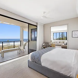 https://meridian-alex-beach.queenslandhotels.net